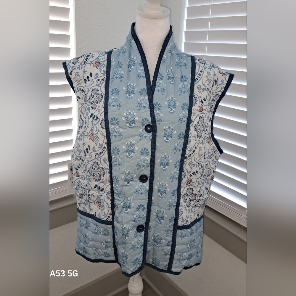 Elegant Floral Women's Vest - Light Blue
